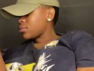 boneca25 from CamSoda is Freechat