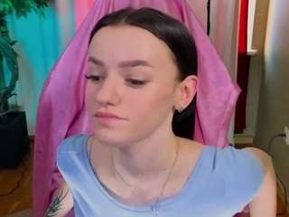 elizzzza's CamSoda show and profile