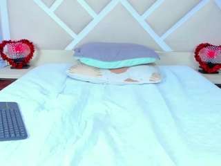 mikee-whitee Live Webcam on {site_name}