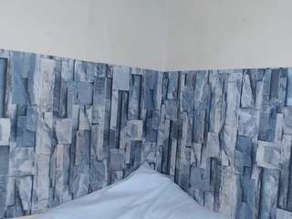 redbonelolly's CamSoda show and profile