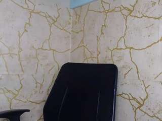 REDBONELOLLY live cam preview