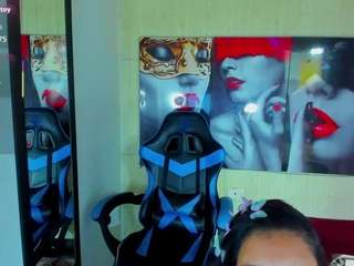 charis-bellota's CamSoda show and profile