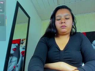 charis-bellota's CamSoda show and profile