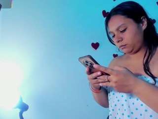 charis-bellota's CamSoda show and profile