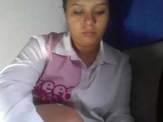 charis-bellota live cam profile