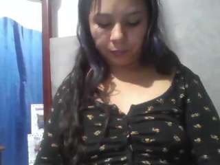 charis-bellota live cam profile