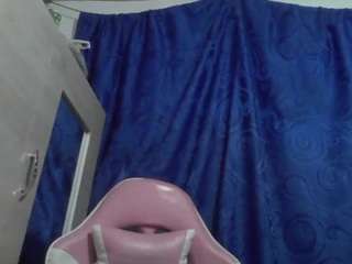 charis-bellota live cam preview