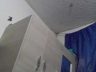 charis-bellota live cam preview
