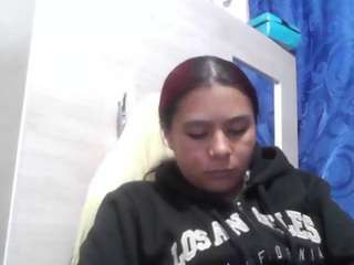 charis-bellota live cam preview