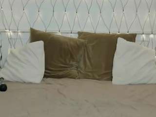 emilyeclair's live room