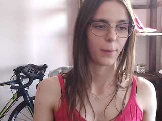 megidesire's CamSoda show and profile