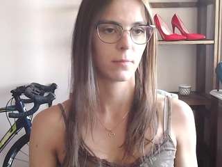 megidesire's CamSoda show and profile