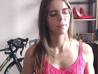 megidesire's CamSoda show and profile