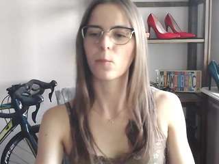 megidesire, female webcam model,  years old, on live webcam