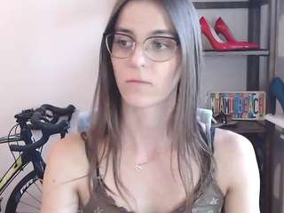 MegiDesire live webcam show