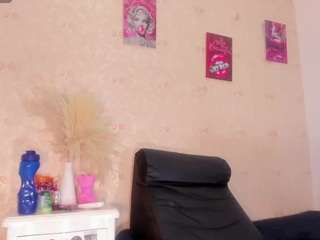 saraa-colliins Live Webcam on CamSoda