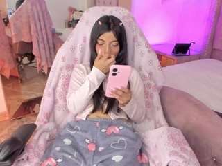 sofi-soft's CamSoda show and profile