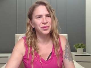 TessaDaybreak live webcam show