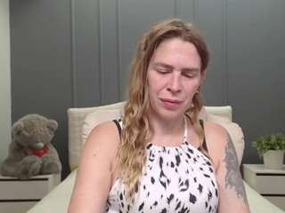 TessaDaybreak live webcam show