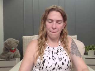 TessaDaybreak live webcam show