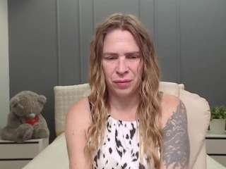 TessaDaybreak live webcam show