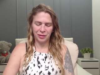 TessaDaybreak live webcam show