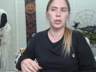 TessaDaybreak live cam preview