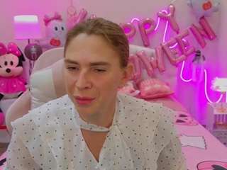 TessaDaybreak live cam preview
