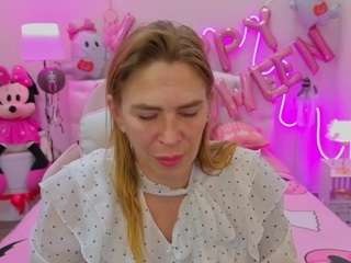 TessaDaybreak live cam preview