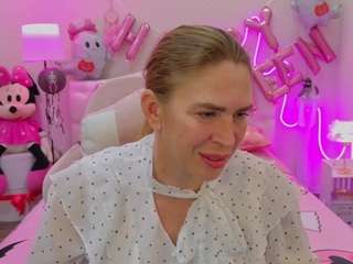 TessaDaybreak live cam preview