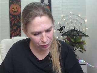 TessaDaybreak live cam preview