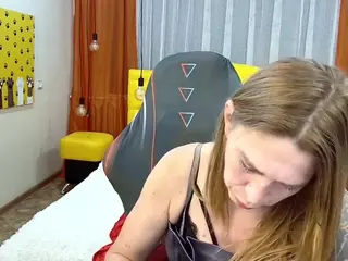 TessaDaybreak's Live Sex Cam Show