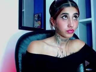 aliss-diazz's CamSoda show and profile