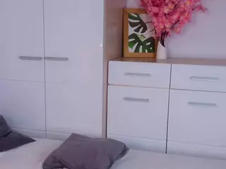 AlthenaCoomer's Live Sex Cam Show