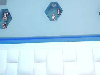 angeles-bust Live Webcam on CamSoda