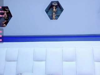 angeles-bust Live Webcam on CamSoda