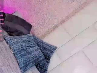 le modèle angeles-bust est en webcam porno dans un show sur le site camsoda, il possède les tags suivants: anal toys,big cock,black hair,brown eyes,cumshot,lean,orgasm,spank,tease,hd,small tits