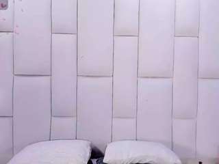 angeles-bust live cam profile