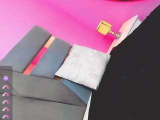 dalis-hills's CamSoda show and profile