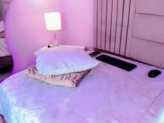 le modèle dalis-hills est en webcam porno dans un show sur le site camsoda, il possède les tags suivants: anal toys,average,uncut,tease,submissive,spank,spanish,orgasm,mistress,flat chested,fetish,english,colombia,brown eyes,black hair,hd,latina,small tits