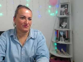 dianamgg Live Webcam on CamSoda