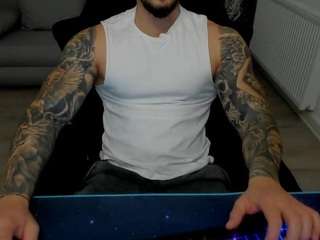 masterkingmuscle Live Webcam on CamSoda