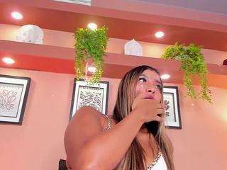 sofiabennett's CamSoda show and profile