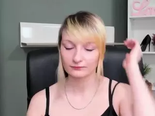 tastyBlair's Live Sex Cam Show