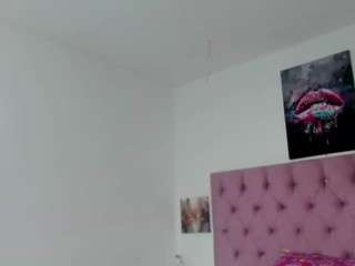 vicky-thompons Live Webcam on CamSoda