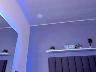 alessia-leroy's CamSoda show and profile