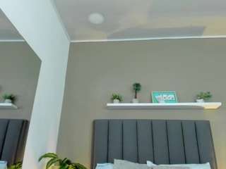 alessia-leroy Live Webcam on CamSoda