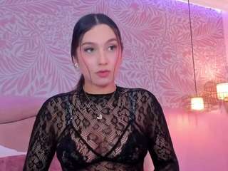このモデルは現在ライブ中です。 emilycollins1