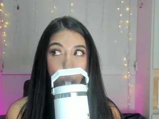 hannyk's CamSoda show and profile