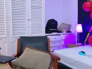 adelnesbitt's CamSoda show and profile